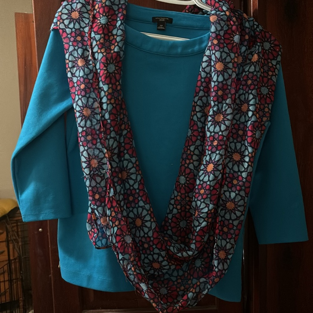 Turquoise top - Picture 4 of 4